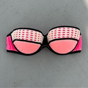 Victoria’s Secret 34D The Flirt Bandeau Bikini Top Hot Pink Crochet Macrame